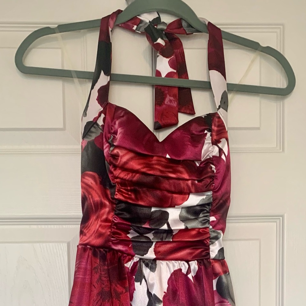 Fun and Vintage-looking Halter Dress